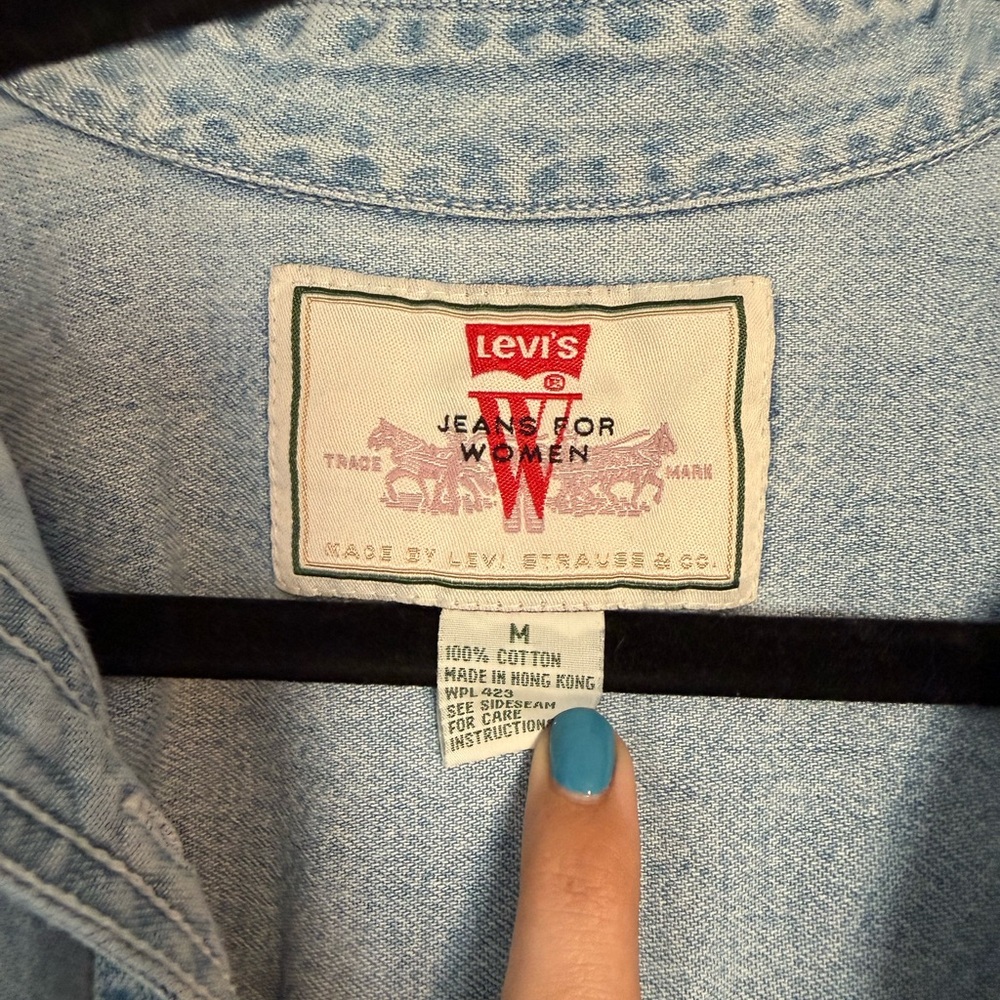 Levi's Light Blue Denim Jean Jacket - Picture 3 of 3